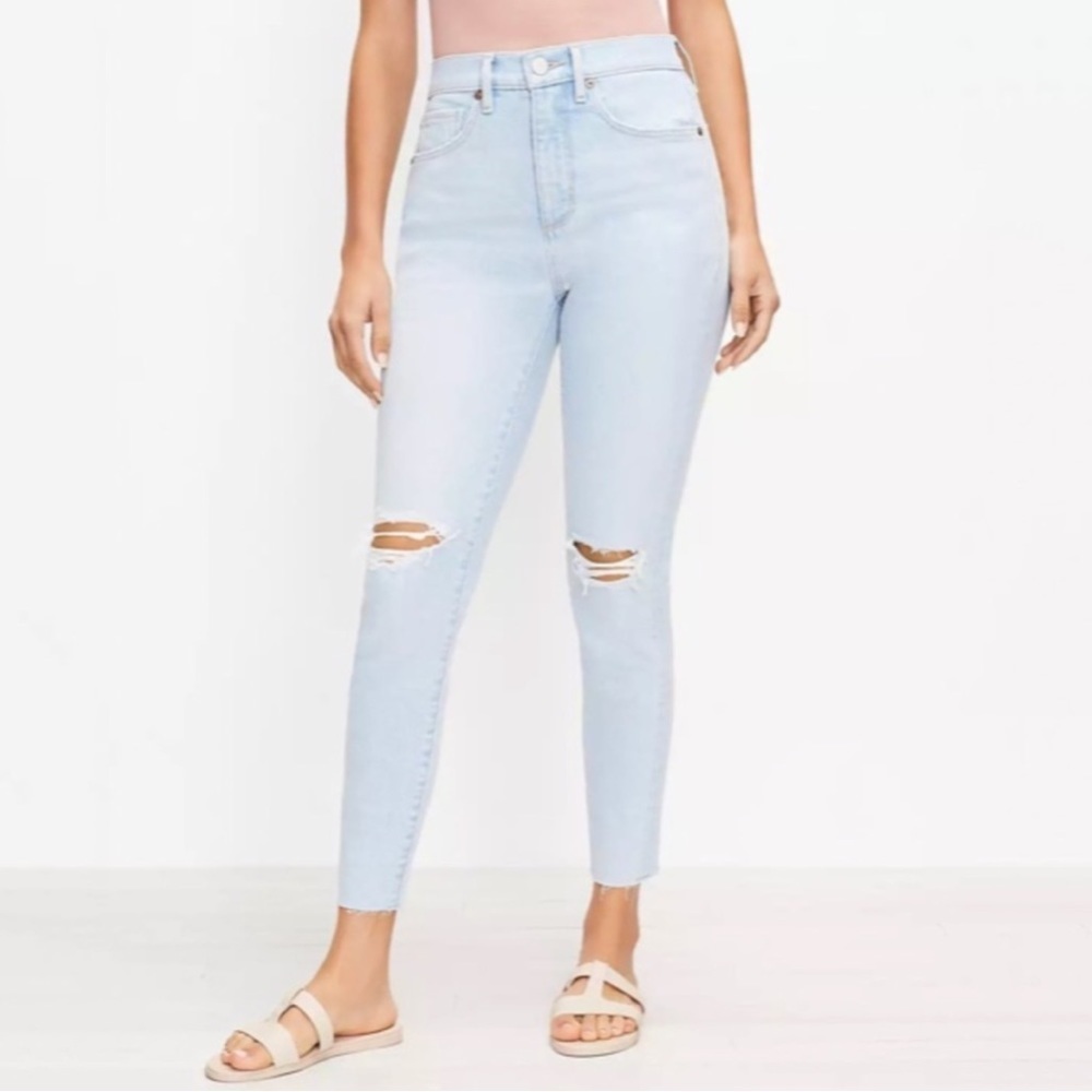 LOFT Light Wash Skinny Jeans with Knee Rips